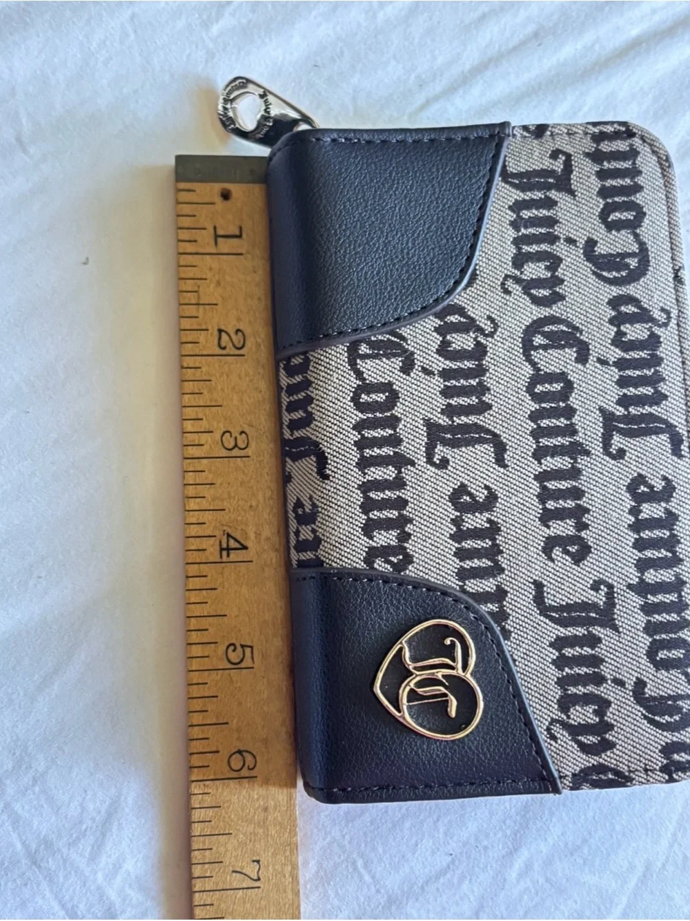 Juicy Couture Black and Beige Logo Zip Wallet with Gold Heart Emblem y2k clutch